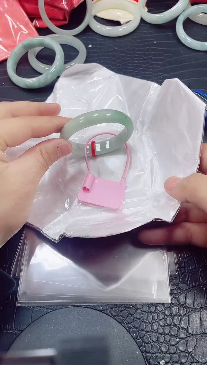 非金属无小哥180号手镯54.1贵妃圈口