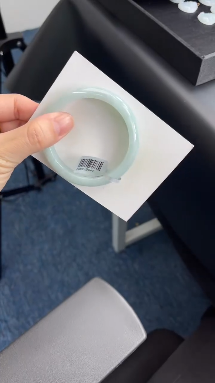【闪购商品】翡翠手镯未镶嵌正圈