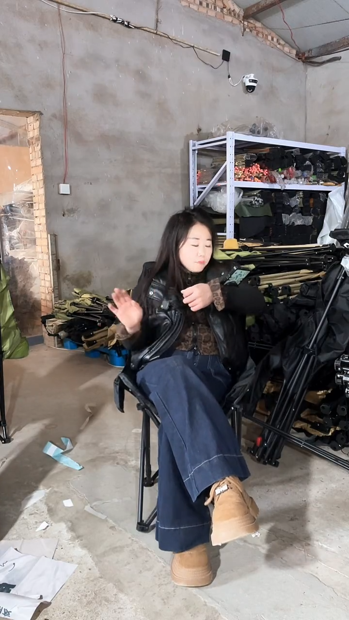 铁高背月亮椅  黑色