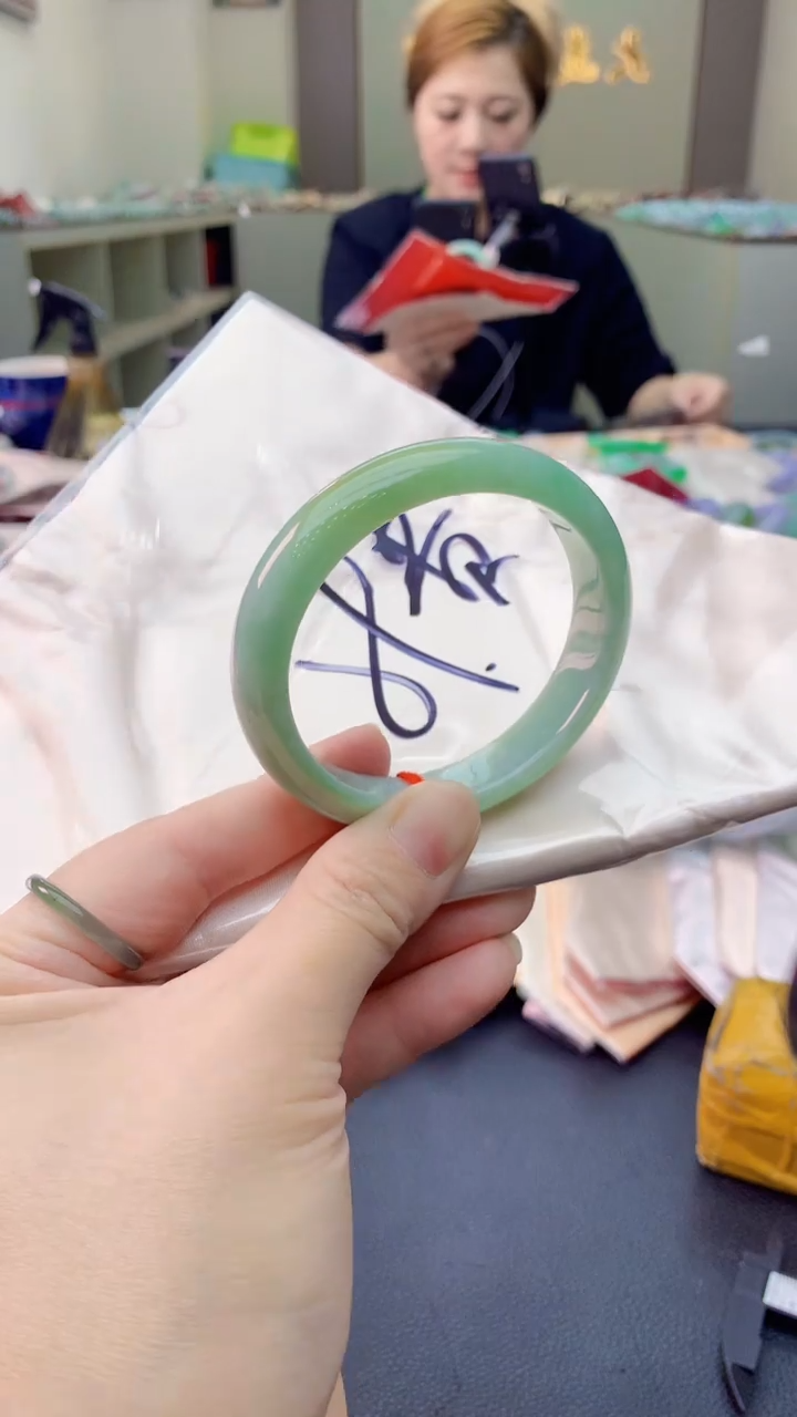 翡翠手镯未镶嵌0213949448