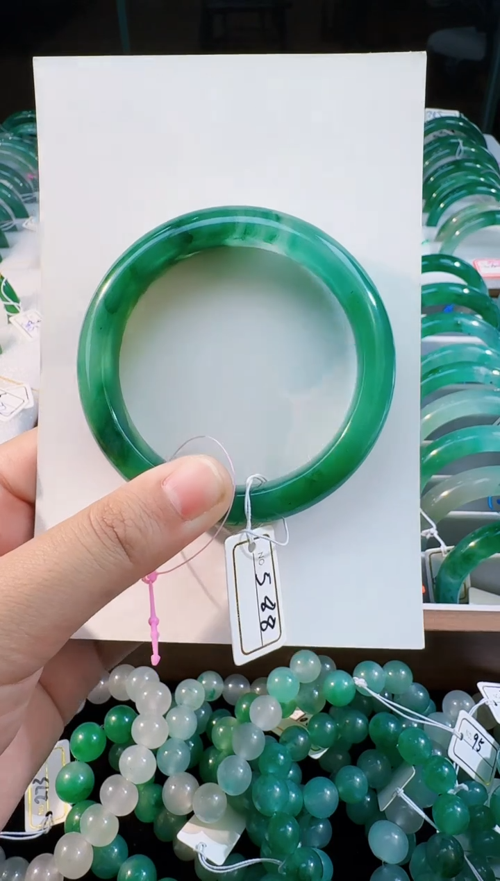 【闪购商品】石英质玉手镯未镶嵌588