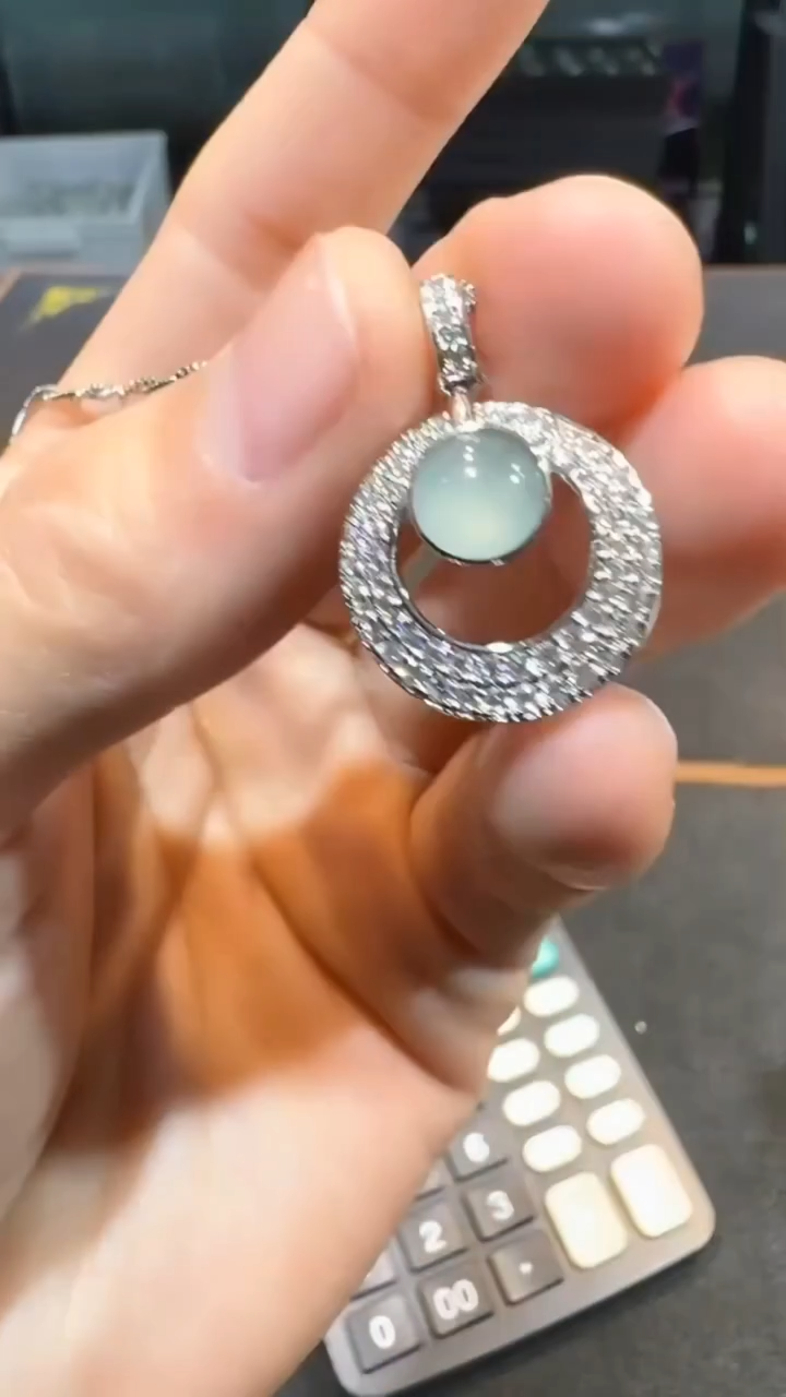 【闪购商品】翡翠吊坠(不含链)未镶嵌多样性发货其一不含链