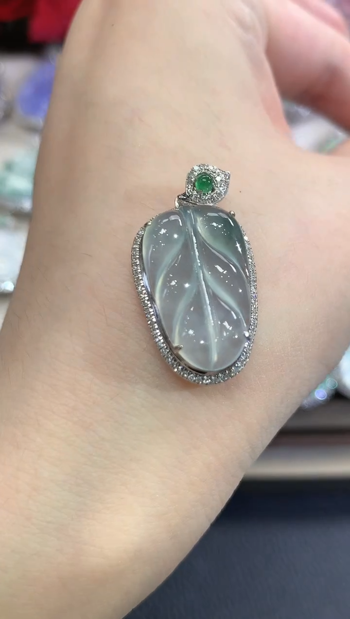 吊坠(不含链)18K金镶嵌翡翠春日珠宝 B26   