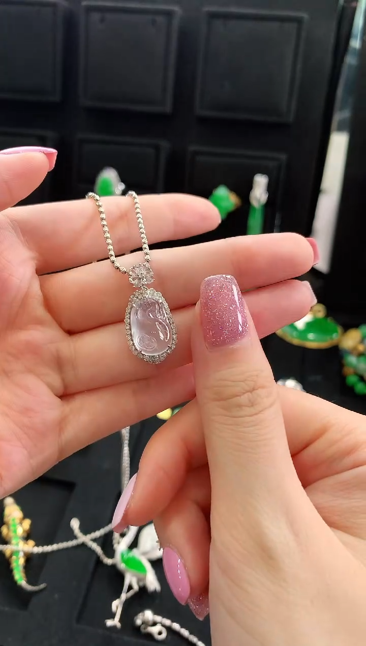 【闪购商品】翡翠吊坠(不含链)18K金镶嵌吊坠