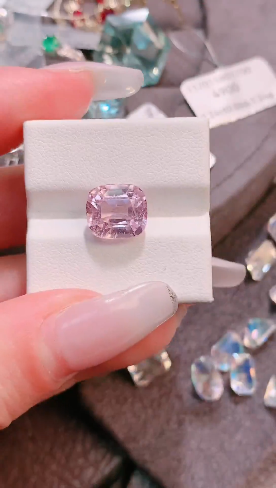 未镶嵌锂辉石裸石6.12ct-天然紫锂辉石内有气泡