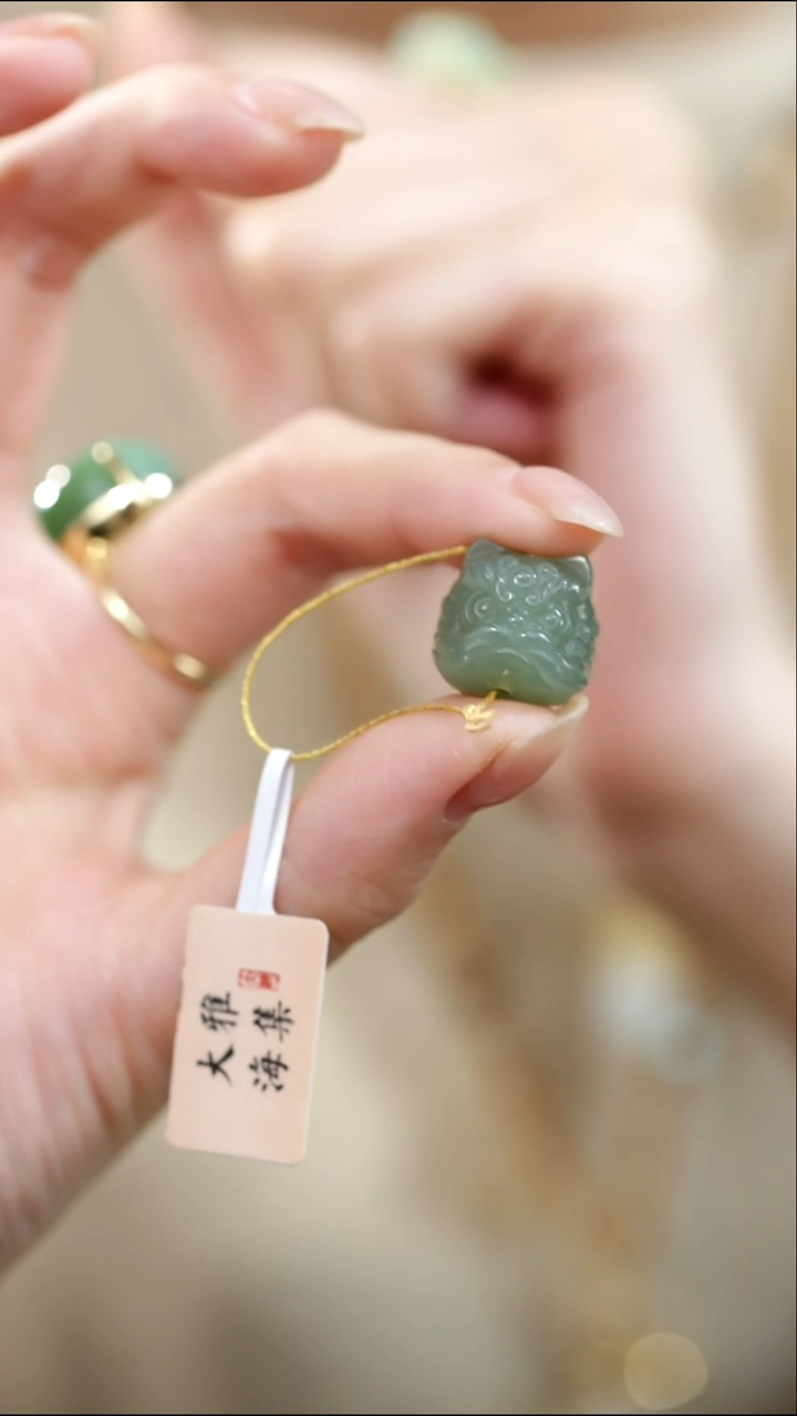 吊坠(不含链)未镶嵌和田玉晴水醒狮吊坠