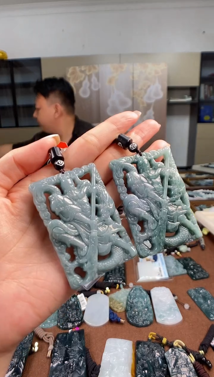 颈饰未镶嵌翡翠多样性发其一