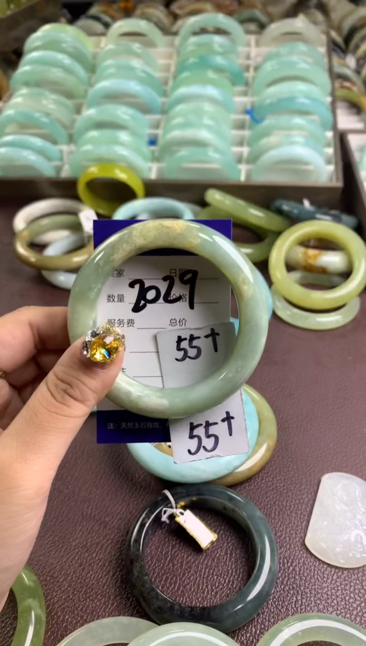 【闪购商品】蛇纹石玉手镯未镶嵌2029