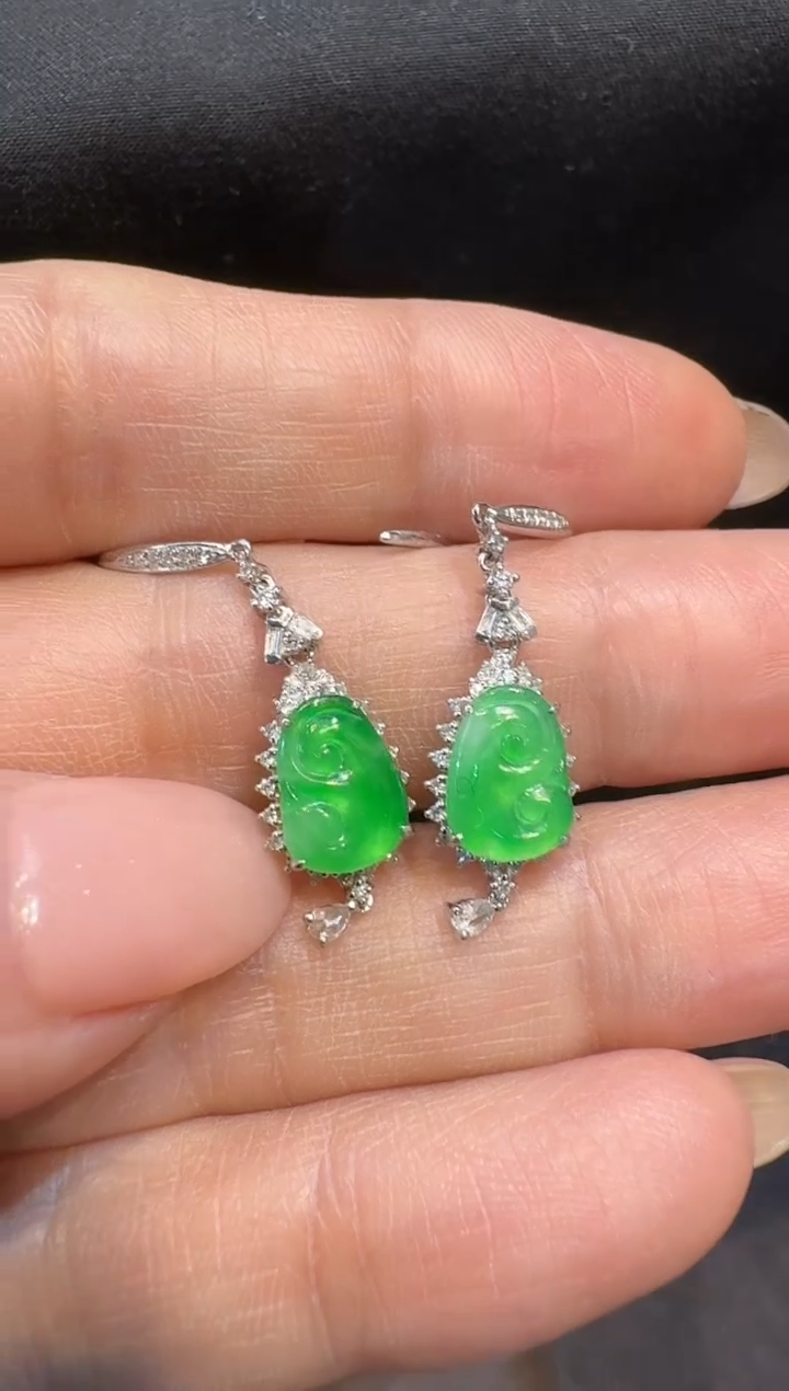 【闪购商品】翡翠耳环18K金镶嵌如意耳环