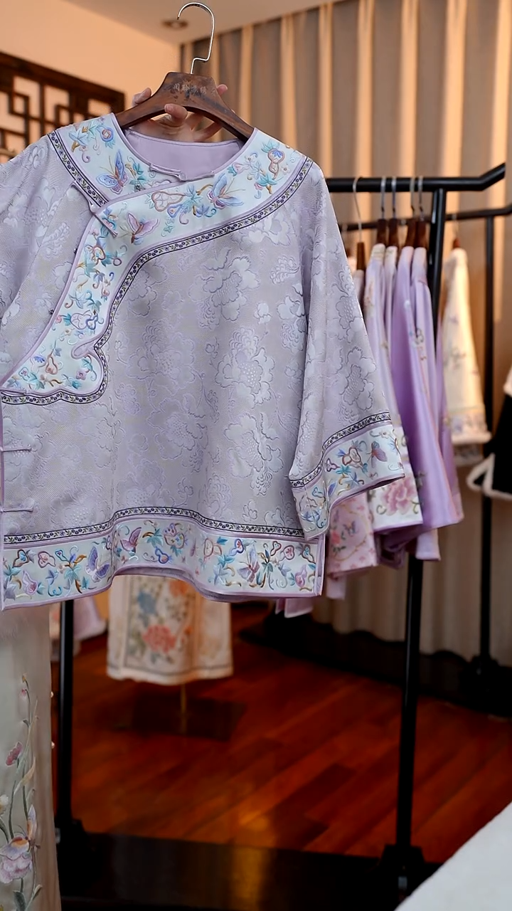 刺绣紫色桑蚕丝上衣