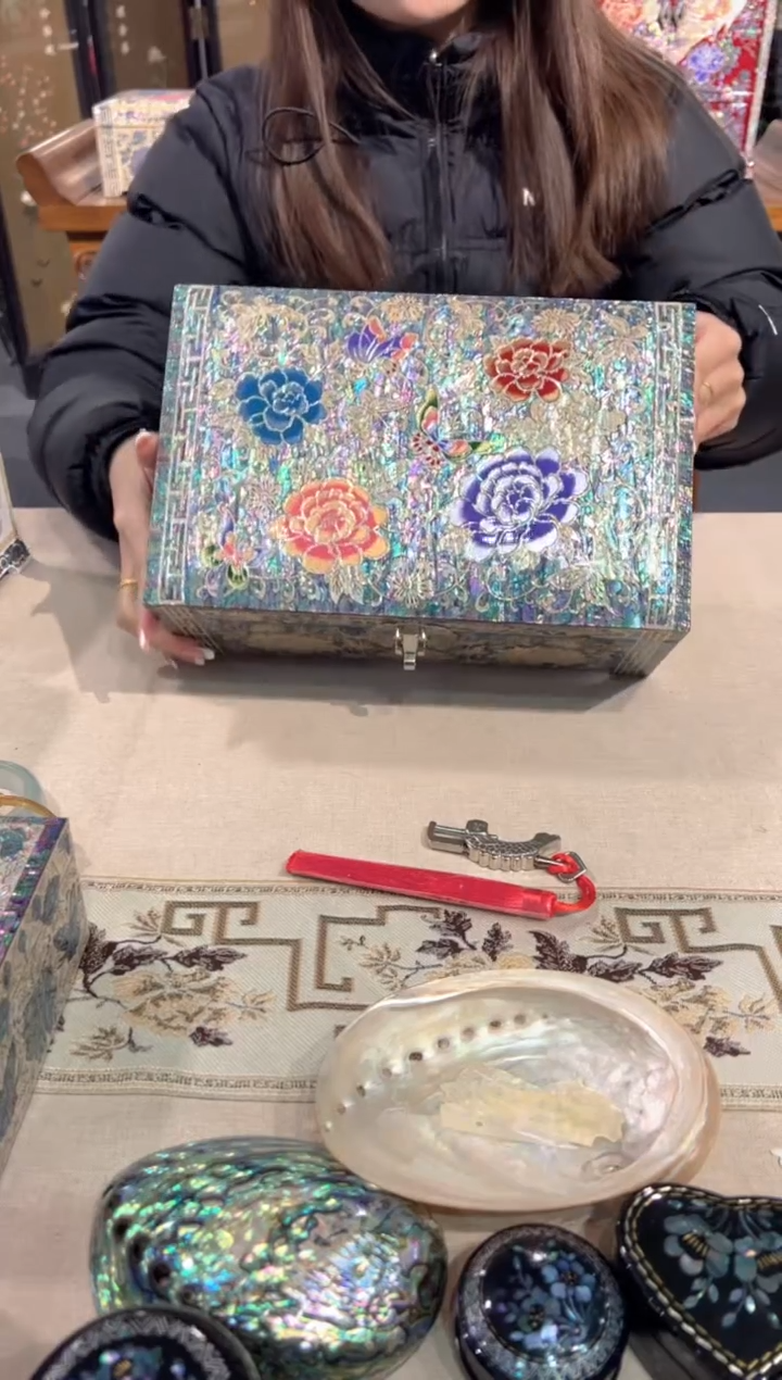 【闪购商品】紫底全满螺·弘贝雅螺钿漆器文化馆