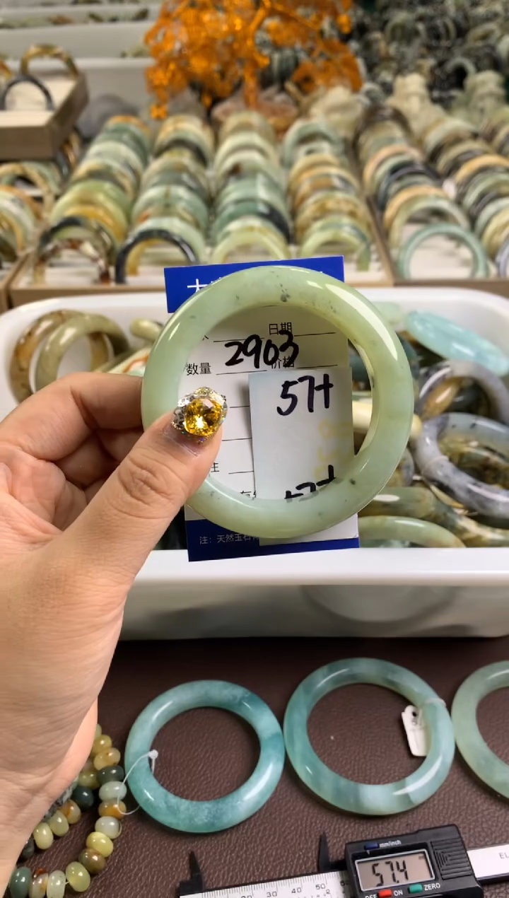 【闪购商品】蛇纹石玉手镯未镶嵌2903