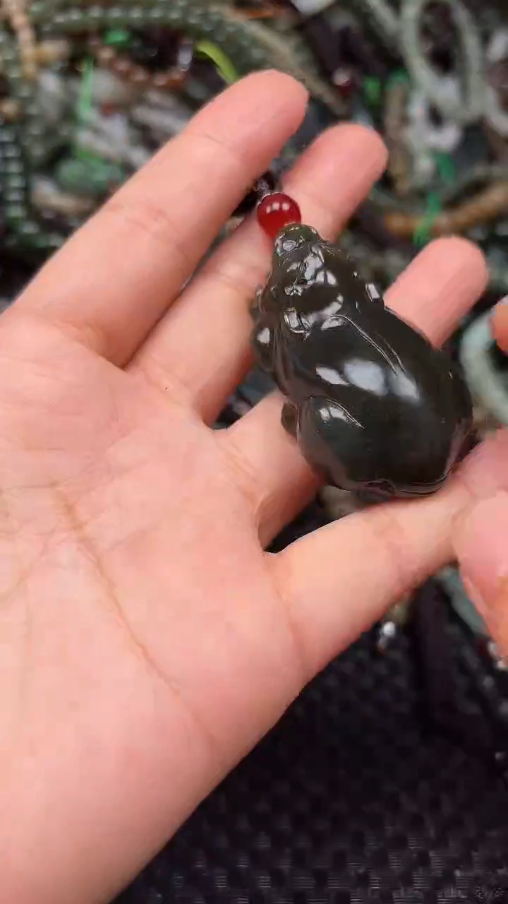 和田玉未镶嵌颈饰1