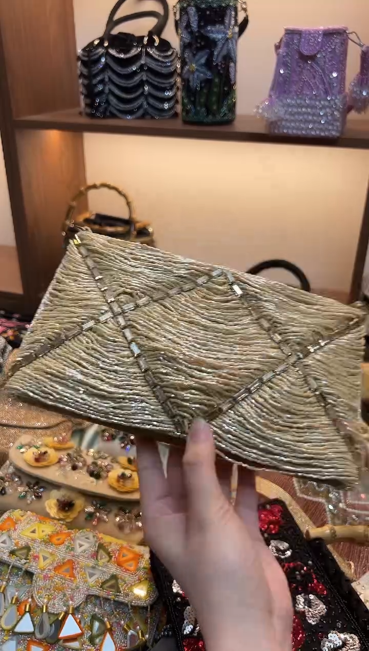 织物8百格汇手工串珠包