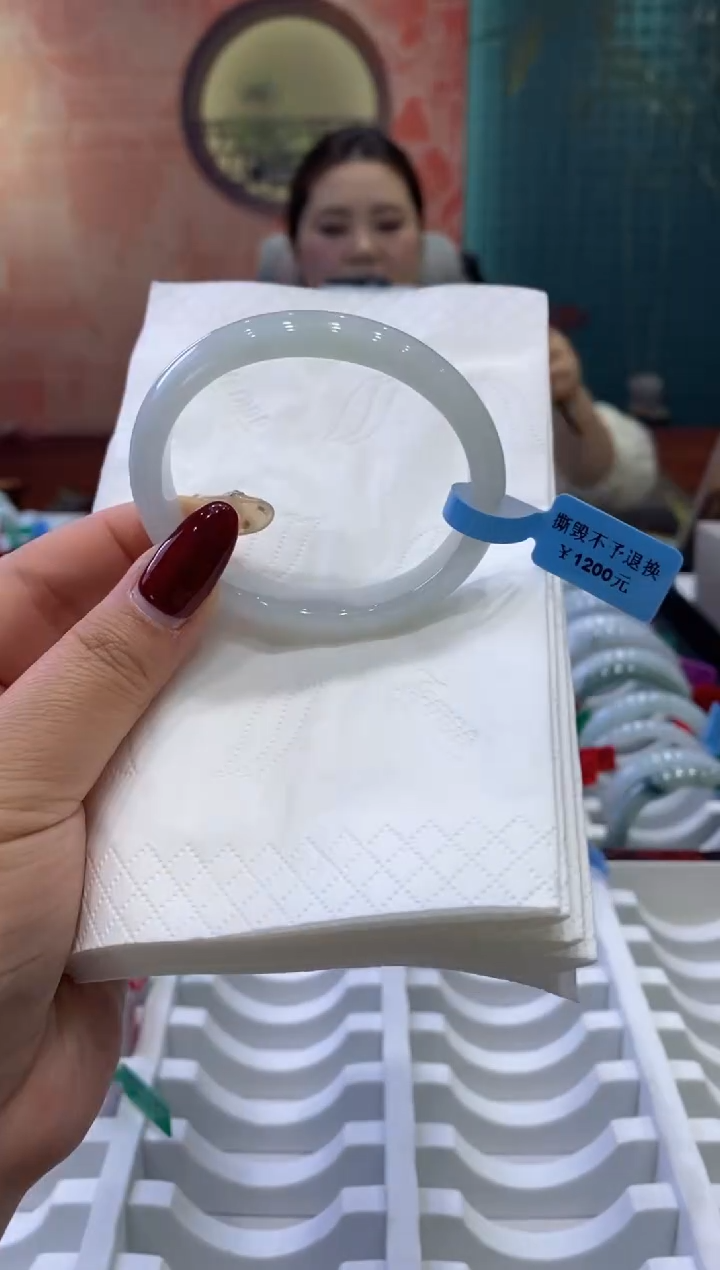 【闪购商品】翡翠手镯未镶嵌多人0017334