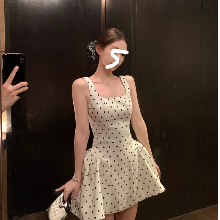 虞书欣jennie同款法式辣妹波点方领高腰收腰连衣裙气质吊带短裙子