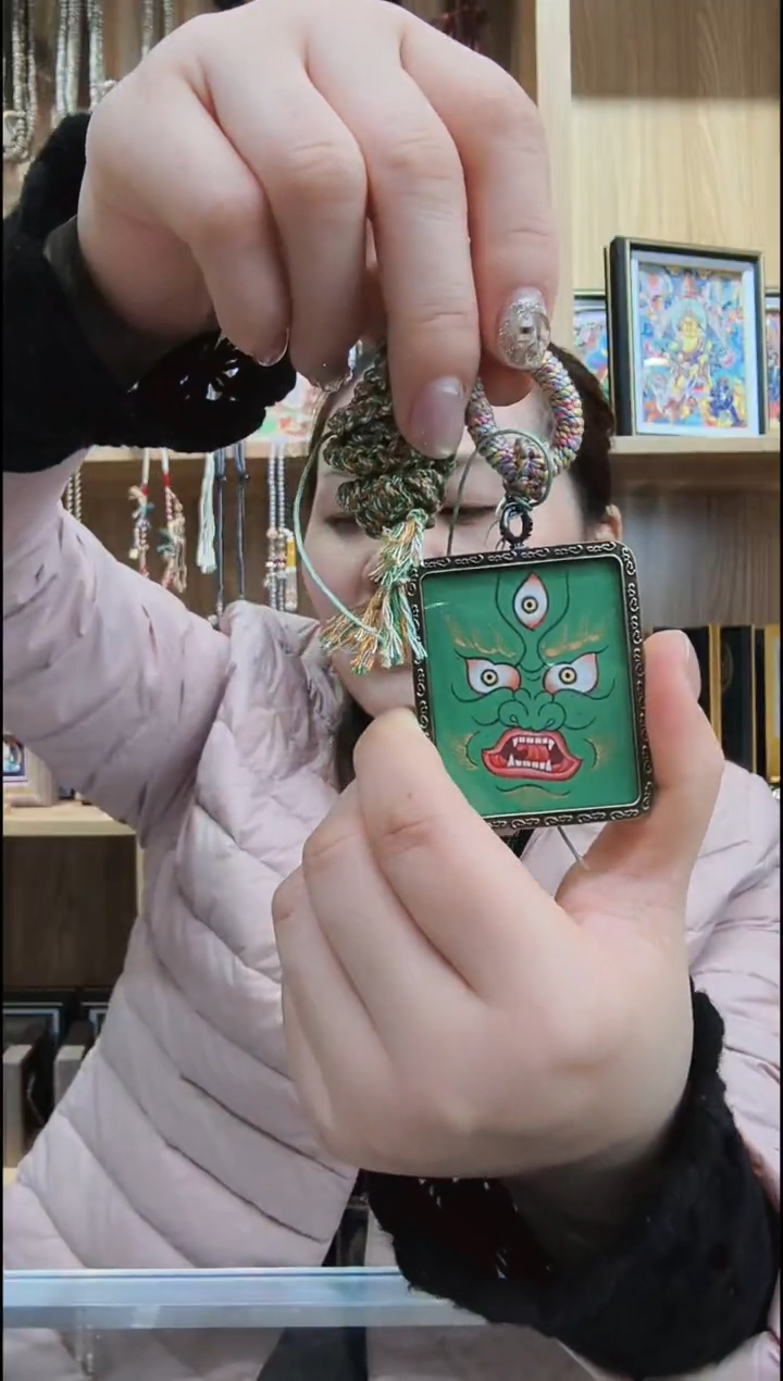 吊坠绿cc  纯手绘唐卡（非质量问题 不退不换）