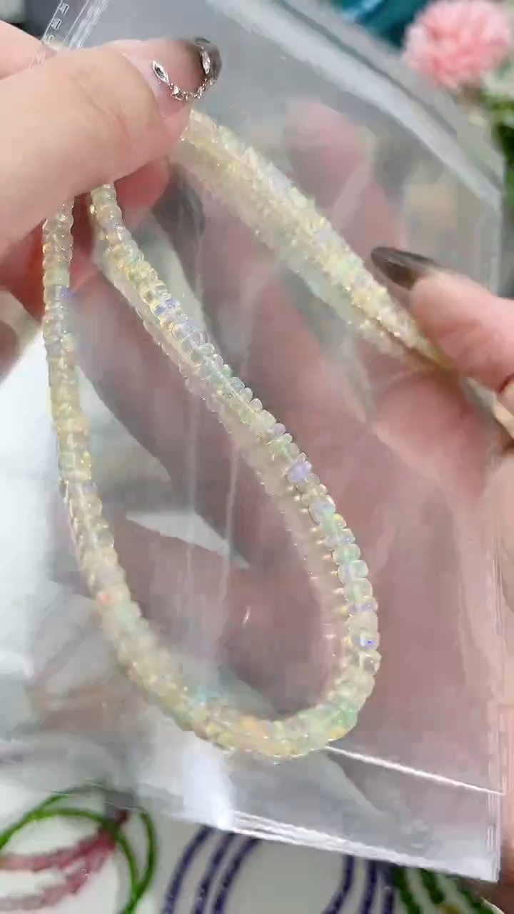 【闪购商品】欧泊颈饰银S925镶嵌黄399