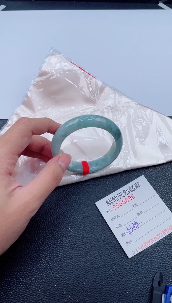 未镶嵌手镯翡翠天然翡翠手镯