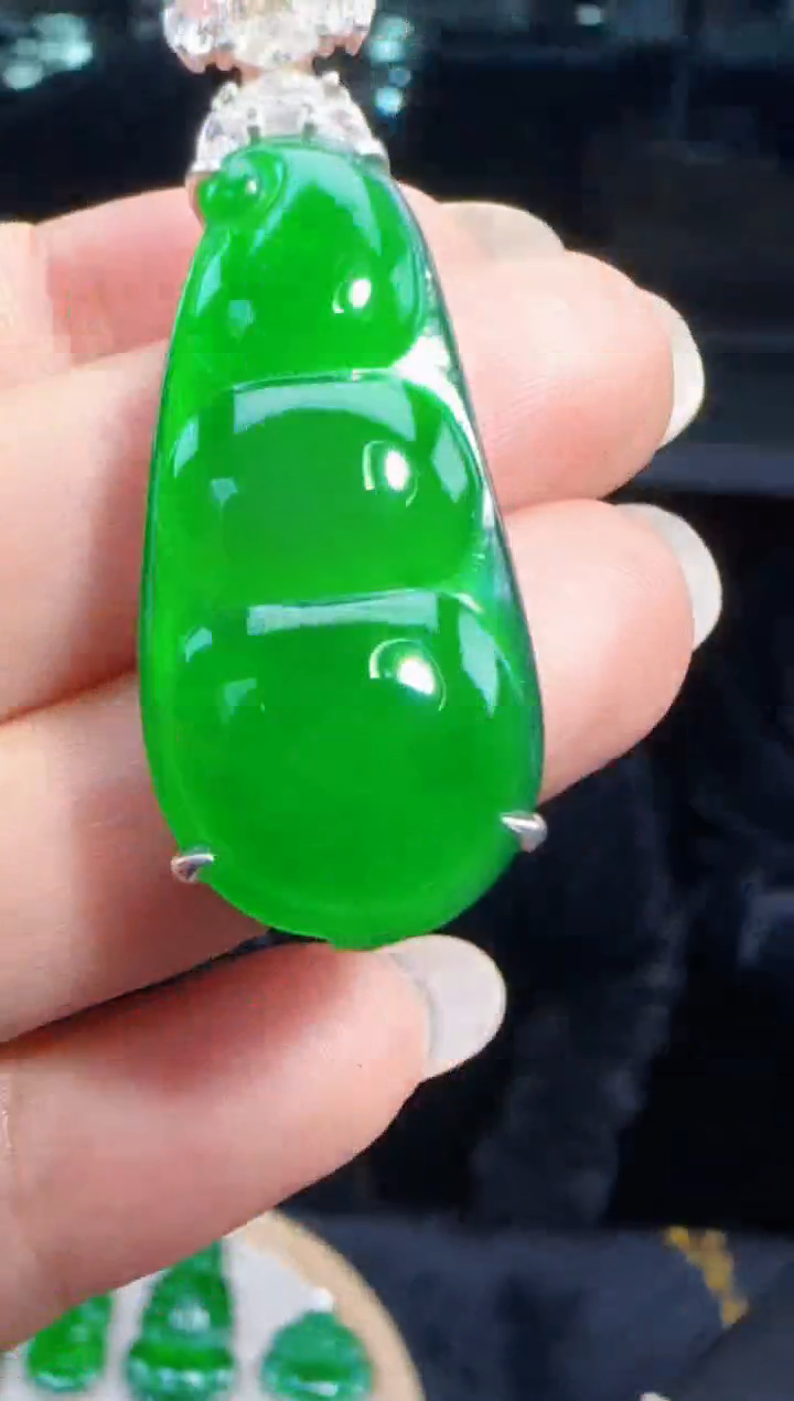未镶嵌定制翡翠翡翠吊坠95