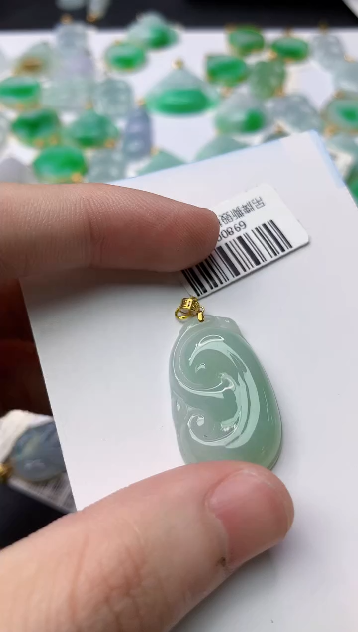 【闪购商品】翡翠颈饰18K金镶嵌97..........