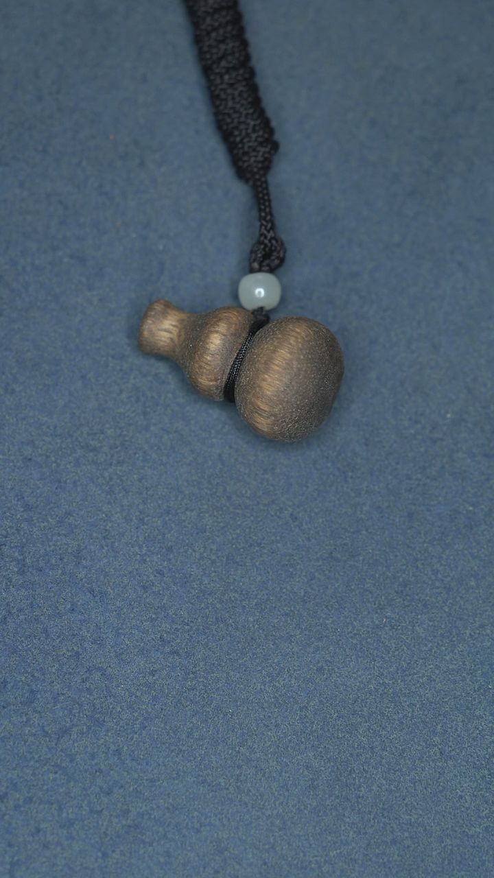 沉香吊坠海南莺歌绿棋葫芦