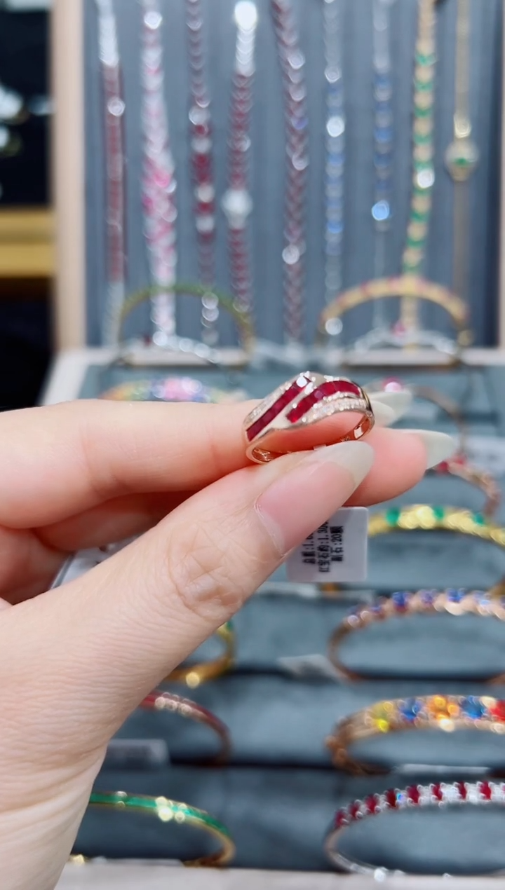 【闪购商品】红宝石戒指18K金镶嵌.
