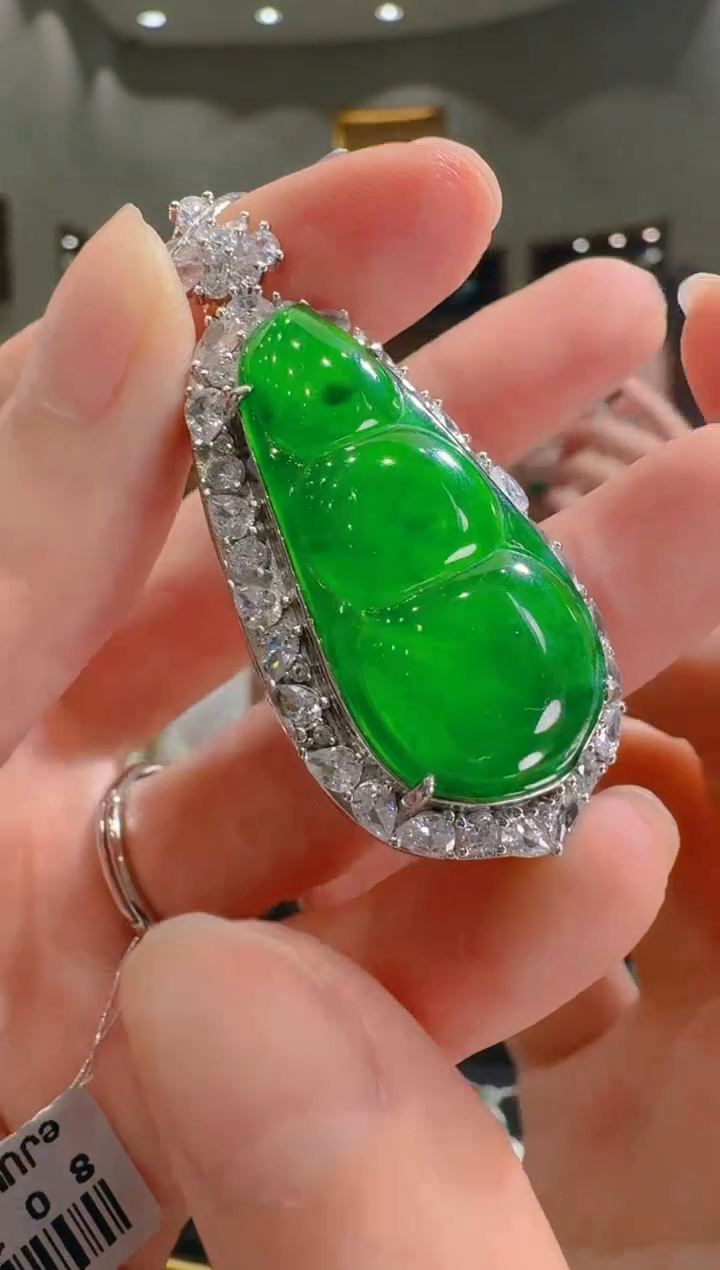 【闪购商品】翡翠吊坠(赠链)银S925镶嵌天然翡翠A货多样性发一件