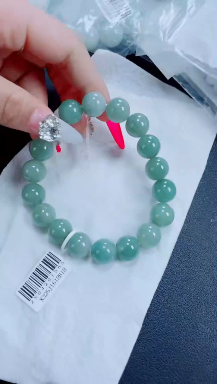 定制翡翠未镶嵌珠串