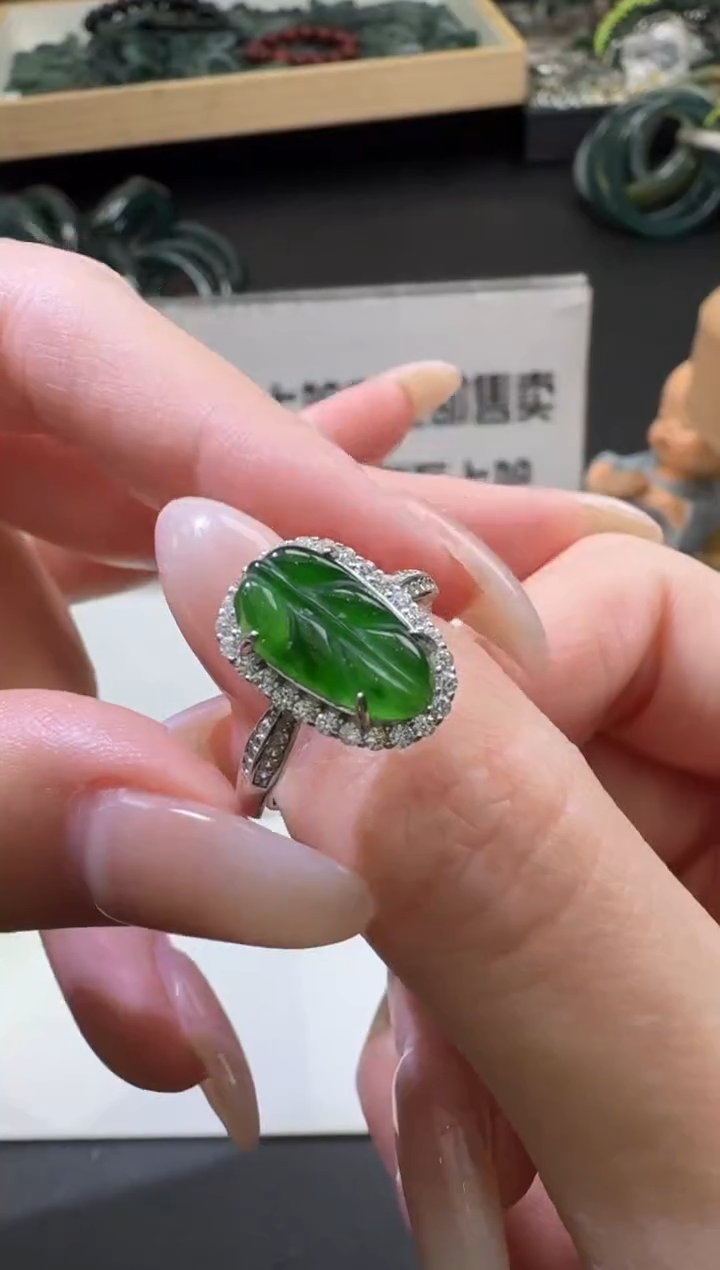 【闪购商品】翡翠套链未镶嵌00056270