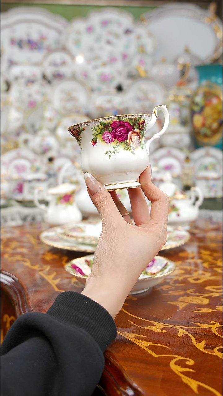 瓷婷婷中古瓷器如图所示39