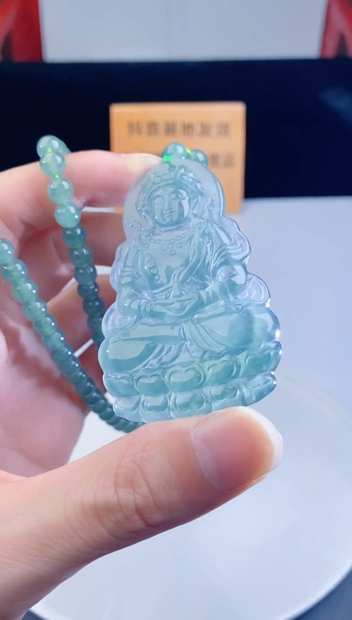 颈饰未镶嵌翡翠    