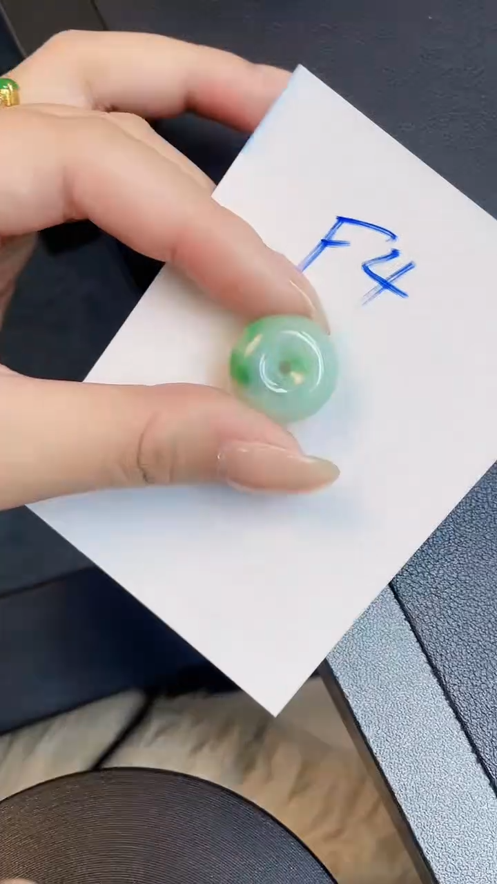 【闪购商品】翡翠颈饰未镶嵌00000000