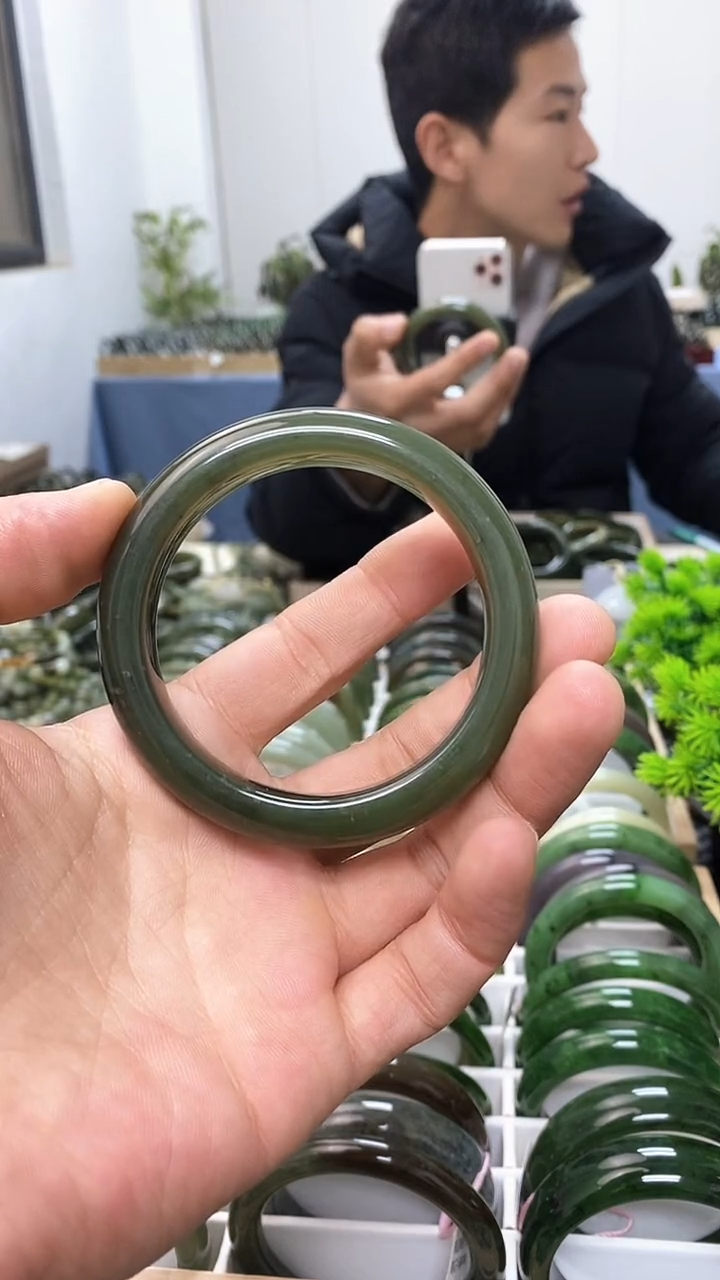 【闪购商品】和田玉手镯未镶嵌57.7