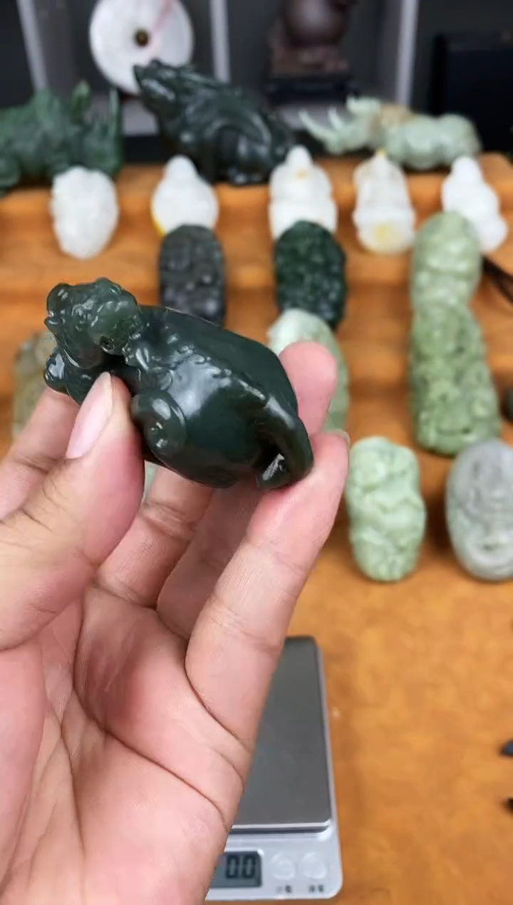 未镶嵌和田玉把件1