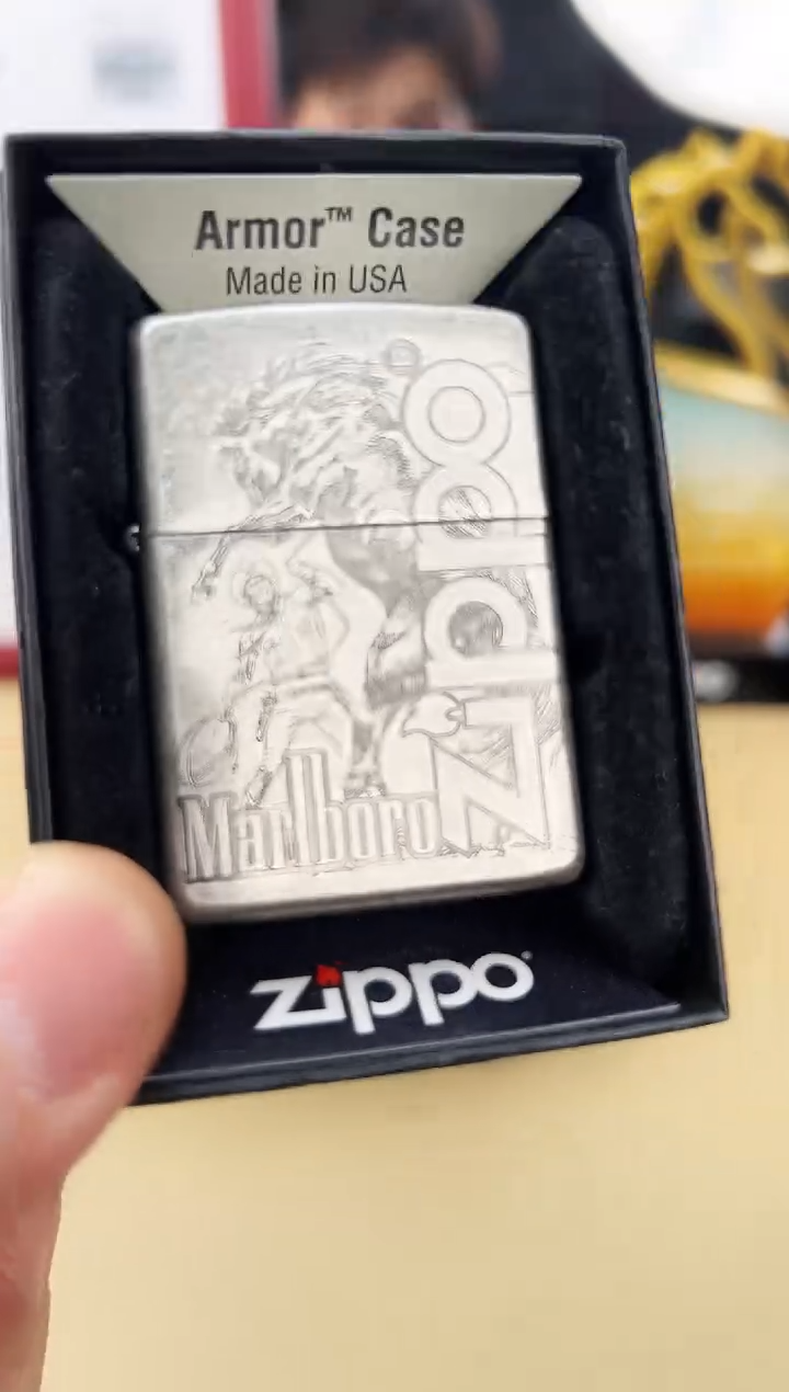 古银盔甲万机Zippo标