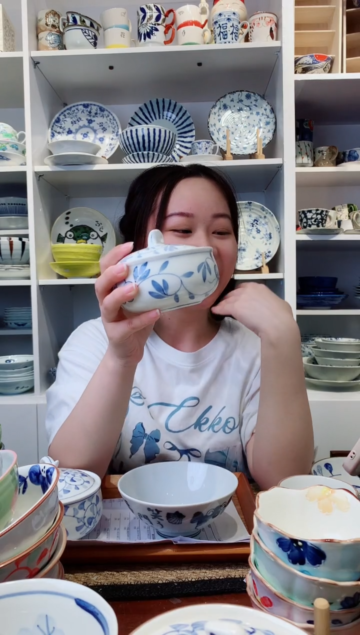 陶瓷蓝色小花茶盖碗