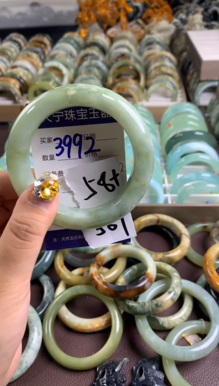 【闪购商品】蛇纹石玉手镯未镶嵌3992