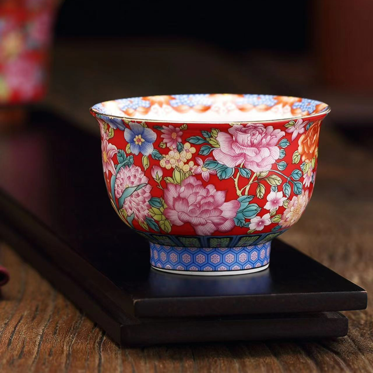 绱宏臻选 红色龙鱼主人杯---珐琅彩个人专用单杯陶瓷茶具茶盏杯