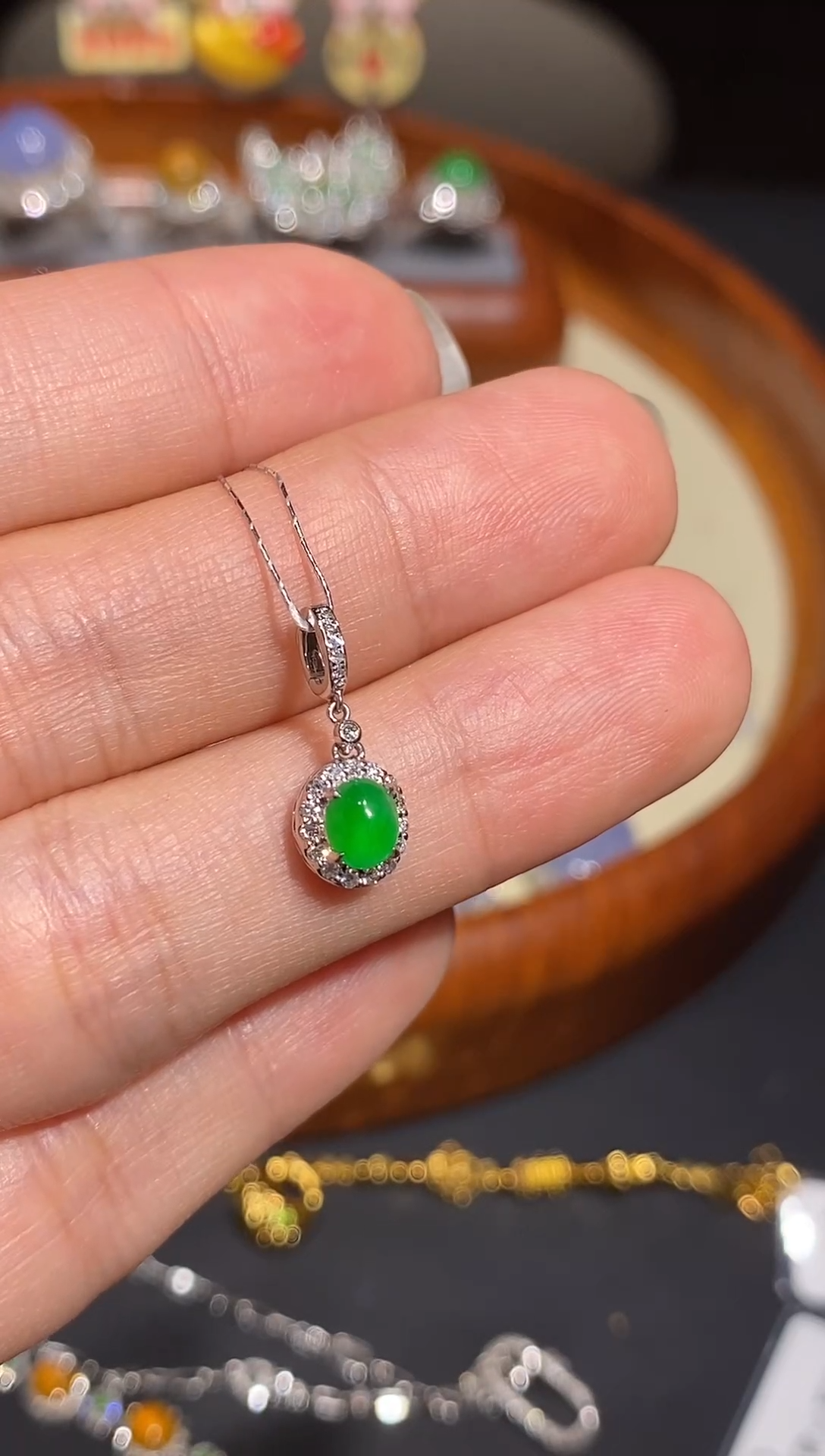 【闪购商品】翡翠吊坠(不含链)18K金镶嵌吊坠