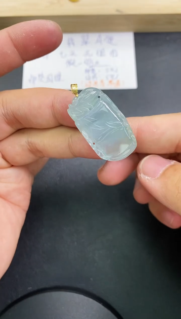 【闪购商品】翡翠颈饰18K金镶嵌天然翡翠A货赠皮绳