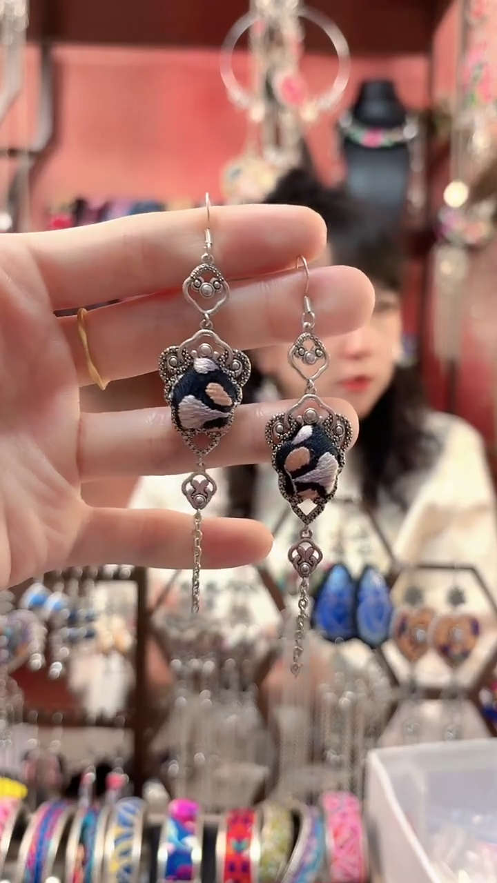 织绣 云织谣民族风精美饰品   244**