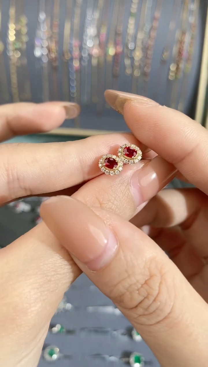 【闪购商品】红宝石耳饰18K金镶嵌耳钉