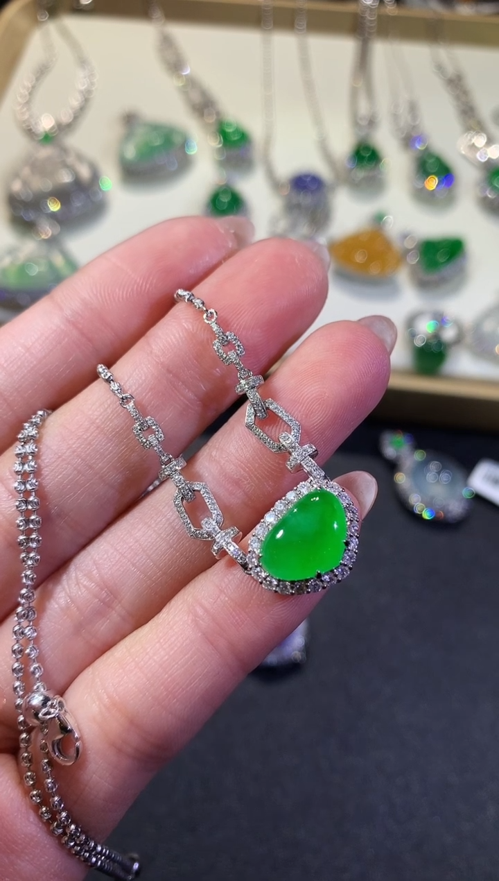 【闪购商品】翡翠颈饰18K金镶嵌83-套链