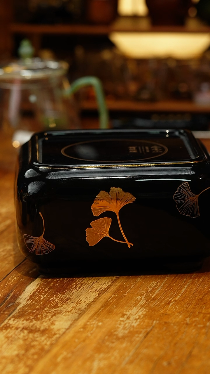 【闪购商品】莺歌烧/四方银杏黑底