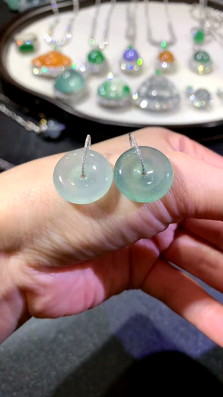 【闪购商品】翡翠吊坠(不含链)18K金镶嵌6-扣子（多样性发货一件