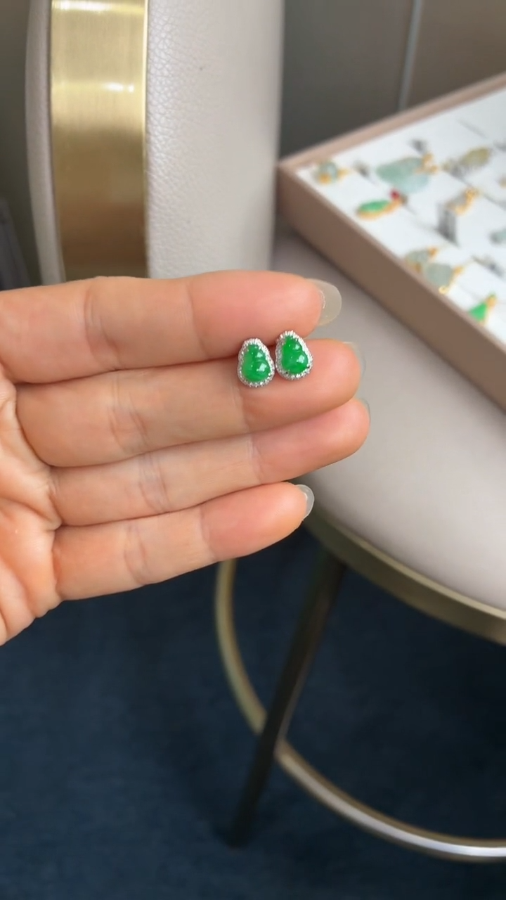 颈饰18K金镶嵌翡翠天然翡翠A货