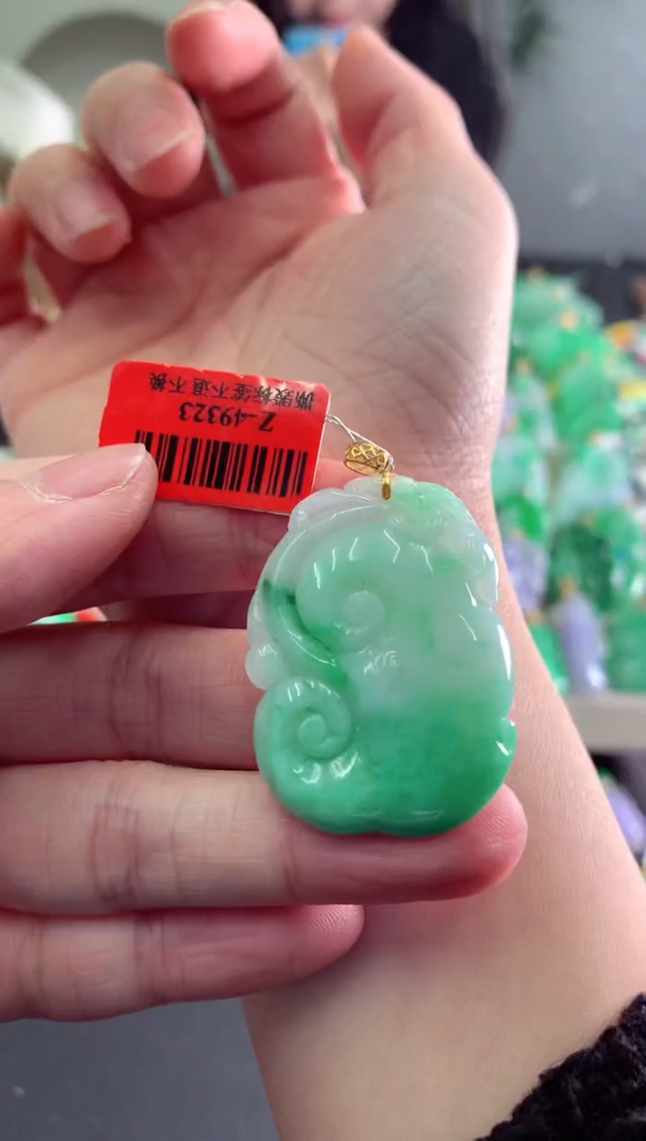 【闪购商品】翡翠吊坠(不含链)18K金镶嵌挂件