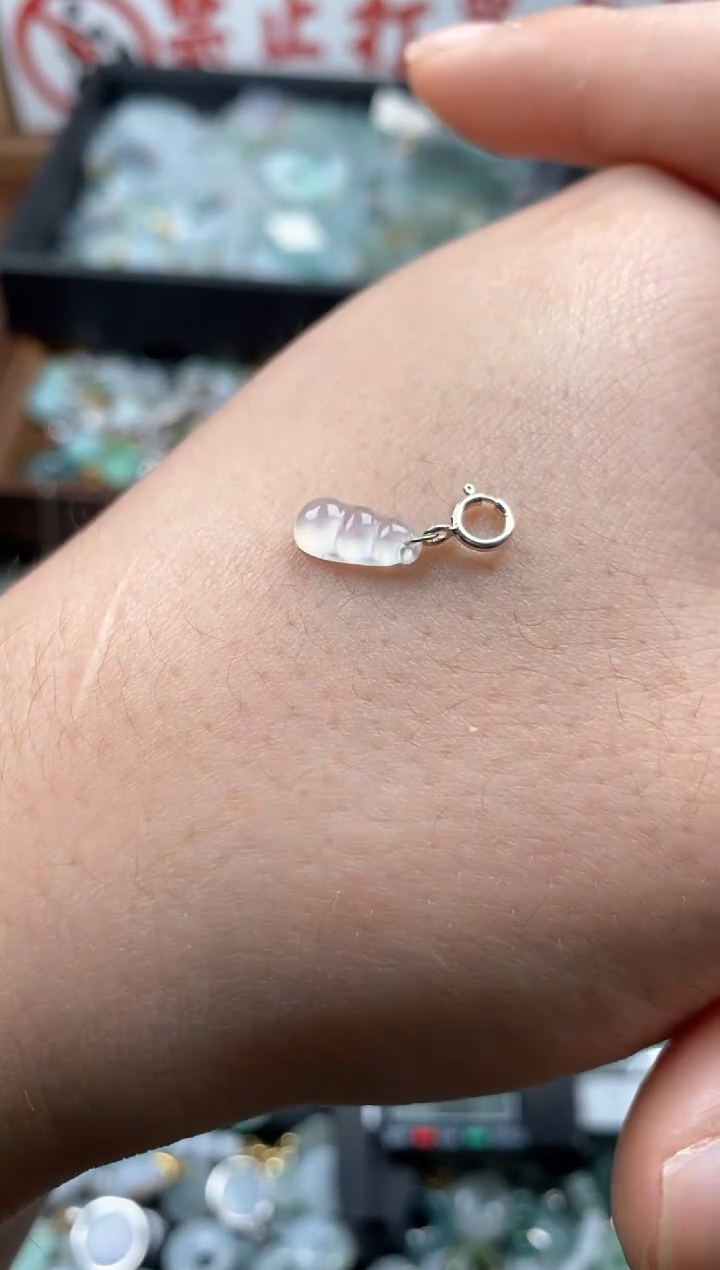 【闪购商品】翡翠颈饰未镶嵌哥哥