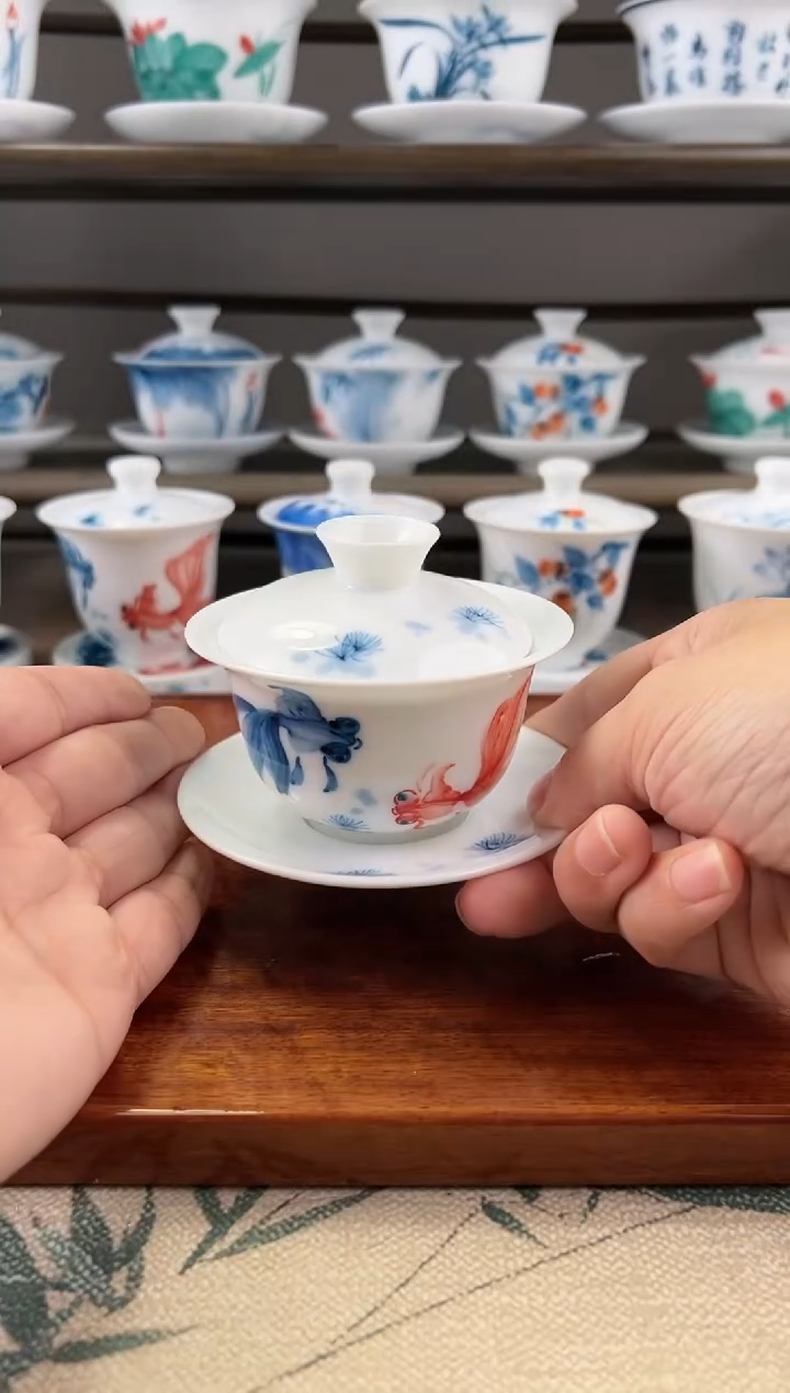 微瑕红蓝锦鲤130ml三才盖碗